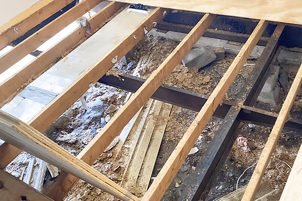 Reconstruction Of A Subfloor Of A Mobile Home