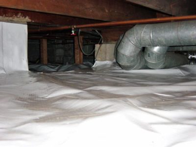 A Moorpark crawl space moisture system with a low ceiling
